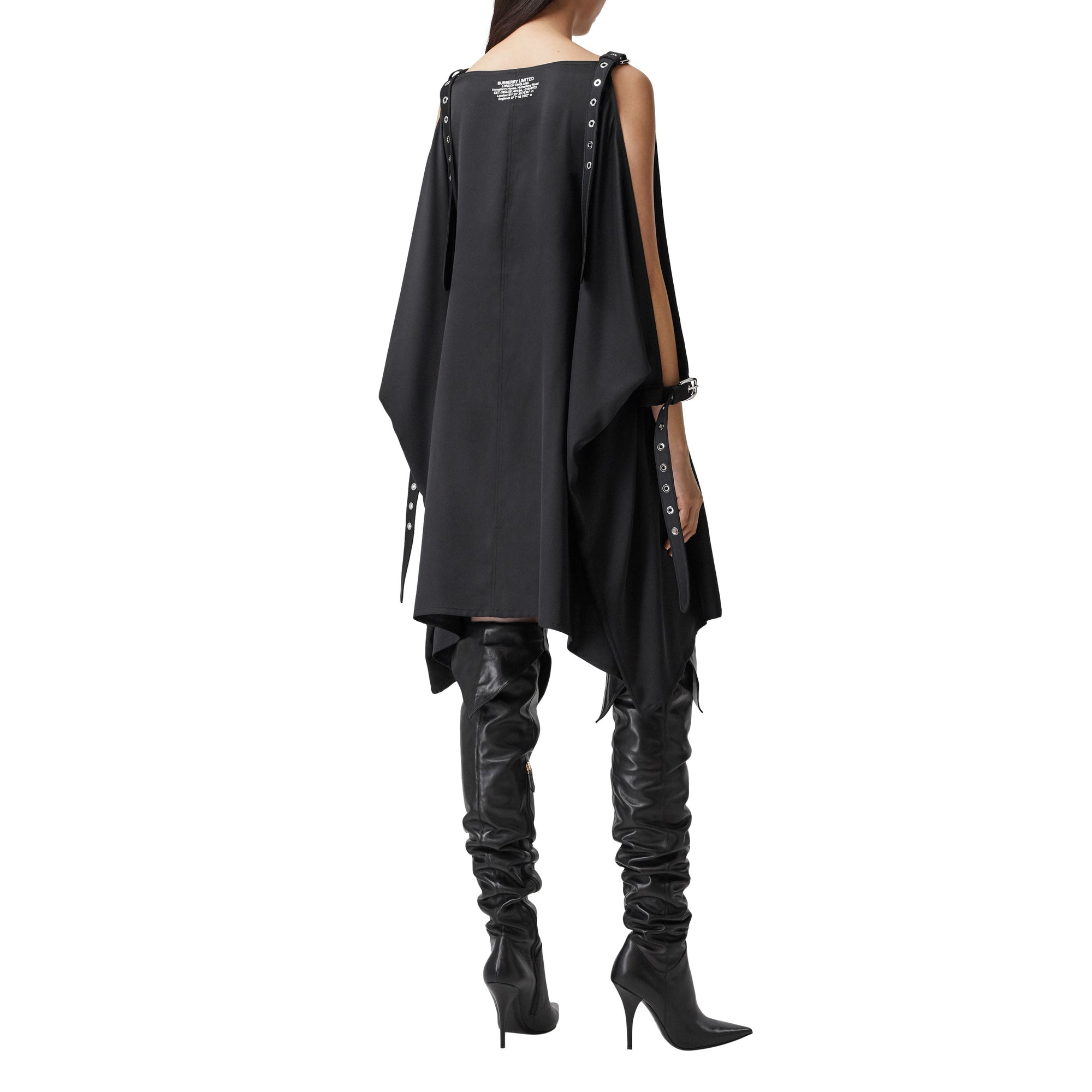 BLACK Robe en satin de soie avec bretelles et coordonnées géographiques
