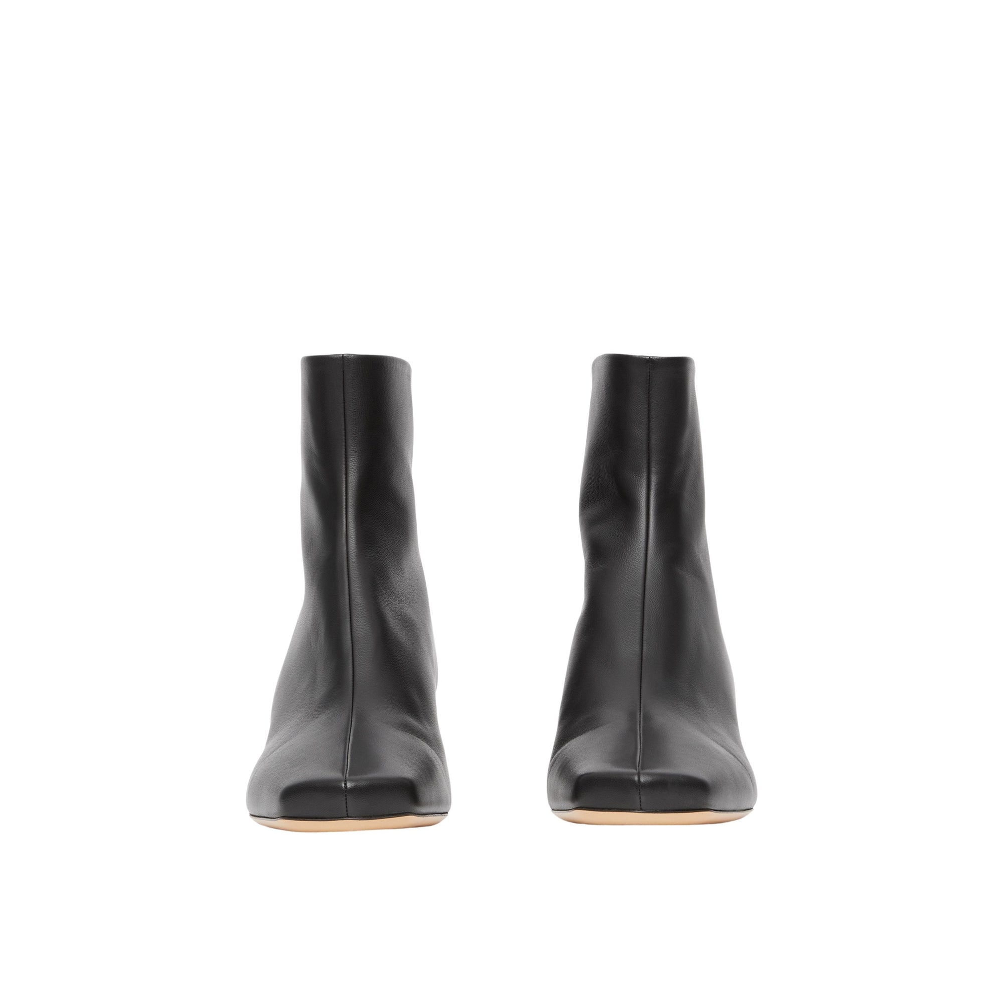 BLACK Bottines sculpturales à talon kitten heel en cuir d'agneau