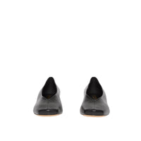 BLACK Escarpins sculpturaux à talon kitten heel en cuir d'agneau