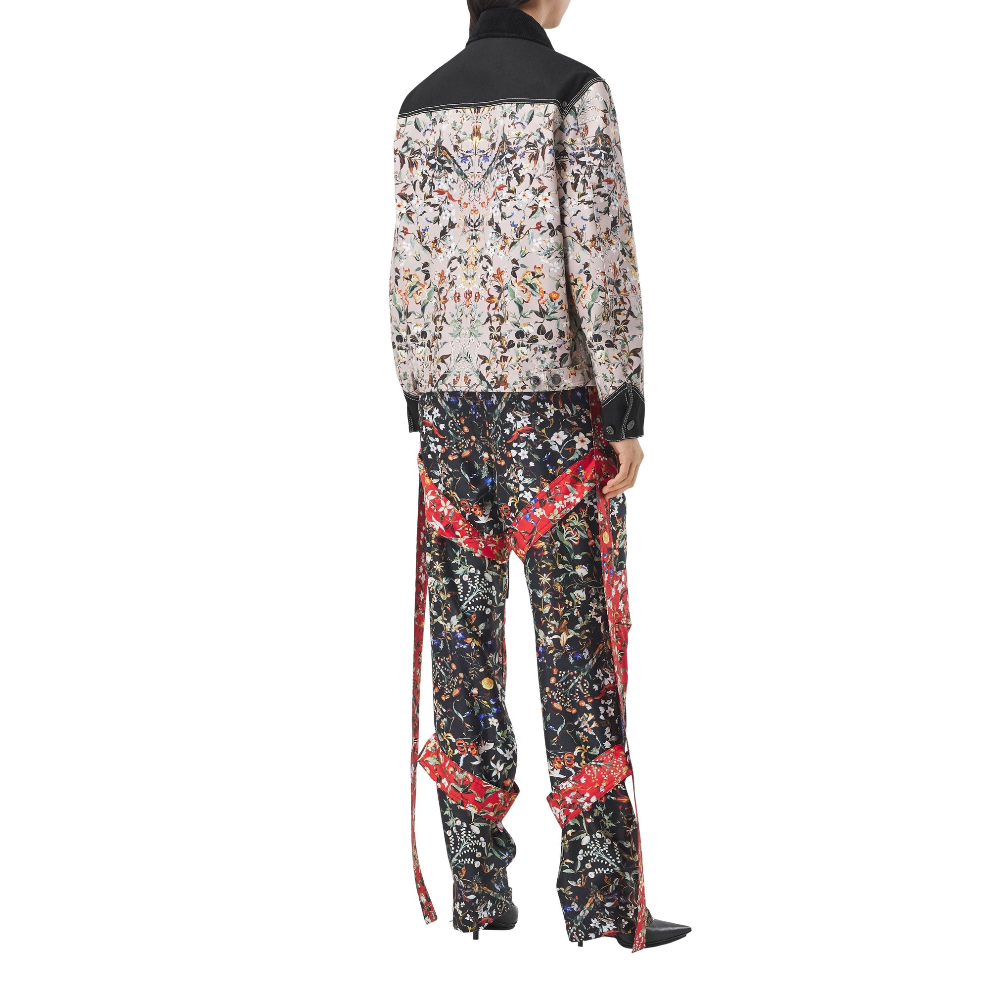 BLACK IP PATTERN Pantalon cargo en soie à imprimé floral avec lanières amovibles