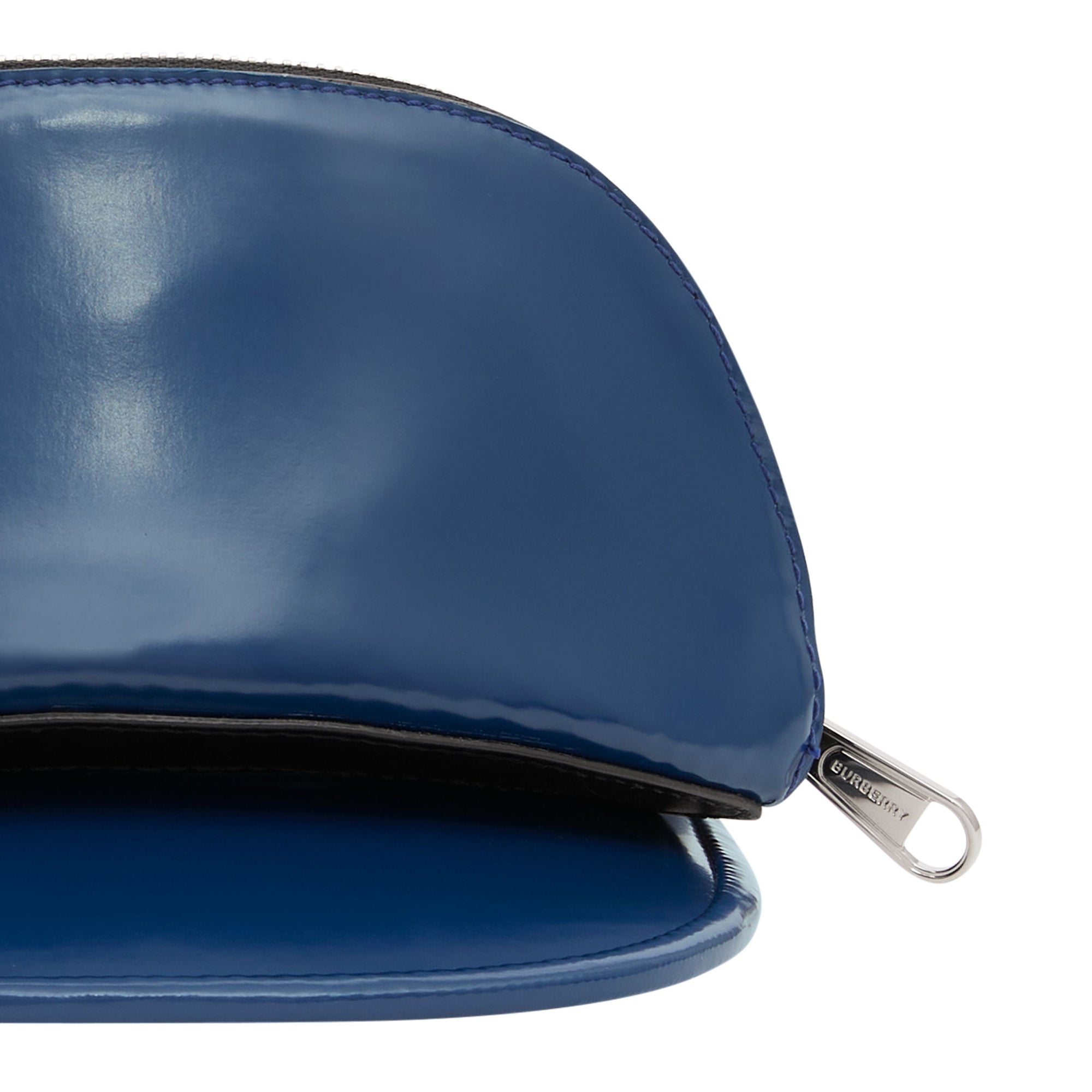 INK BLUE Visière en vinyle avec poche zippée amovible