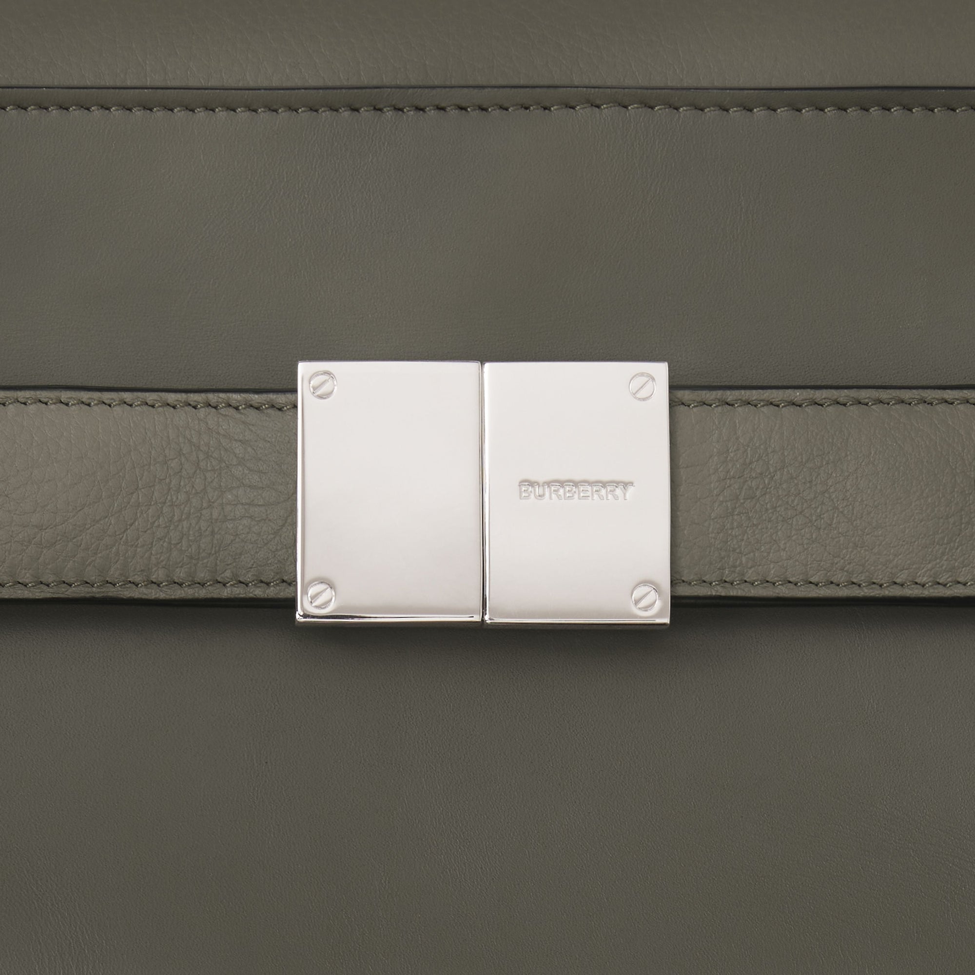POPLAR GREEN/BLK Petit sac banane Olympia en cuir grainé