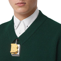 ALPINE GREEN Pull en V en laine avec lettre