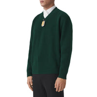 ALPINE GREEN Pull en V en laine avec lettre