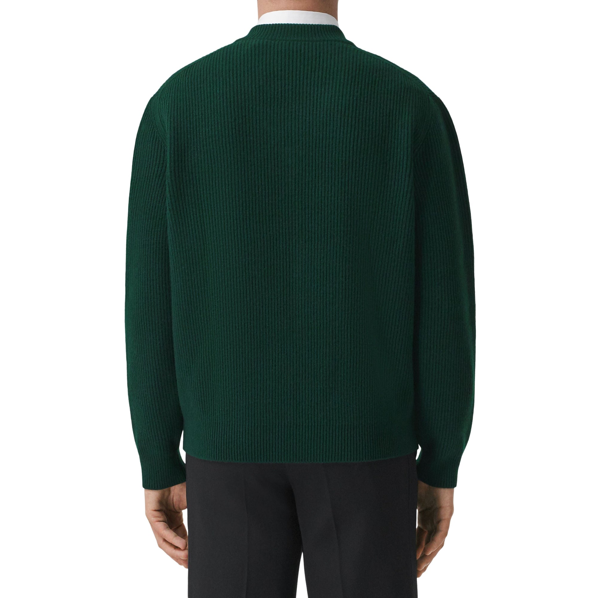 ALPINE GREEN Pull en V en laine avec lettre