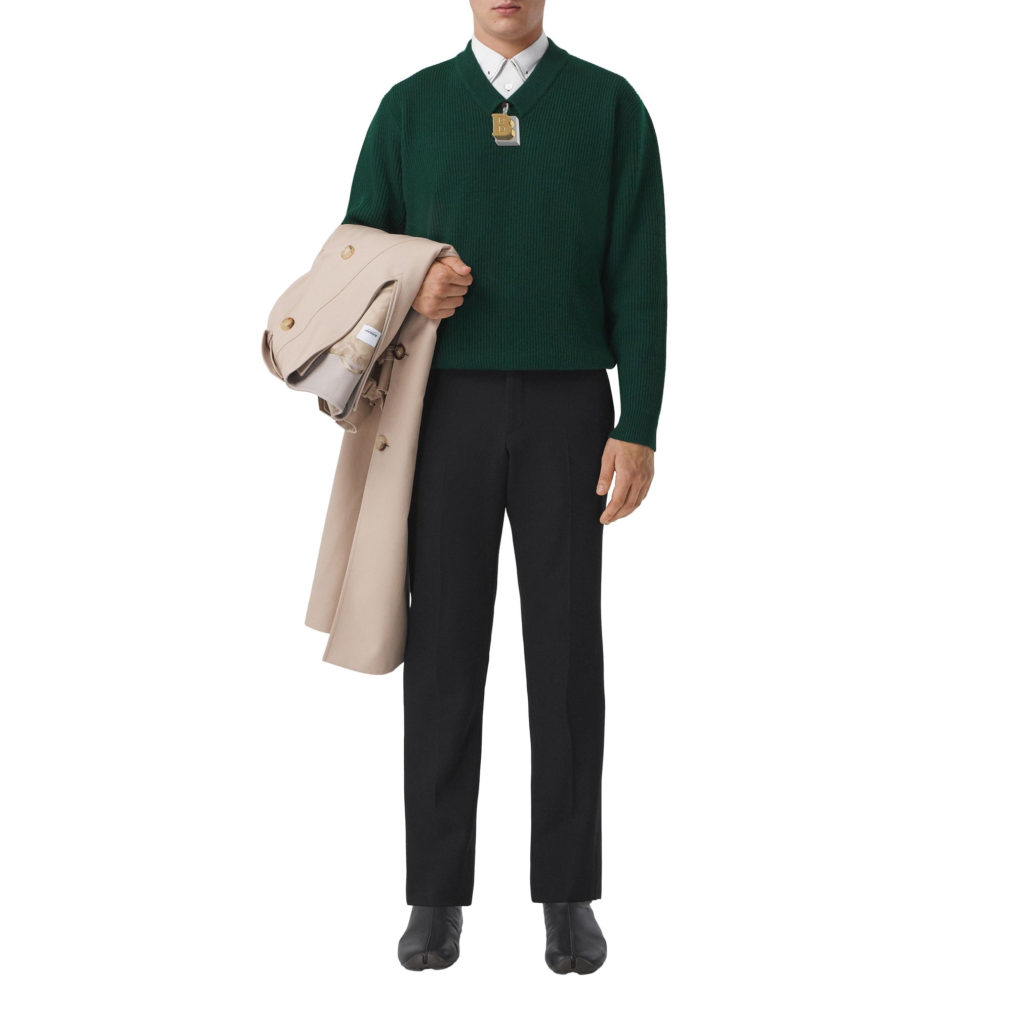 ALPINE GREEN Pull en V en laine avec lettre