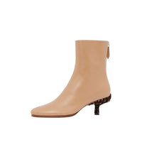 BEIGE Bottines à talon kitten heel en cuir d'agneau avec Monogram