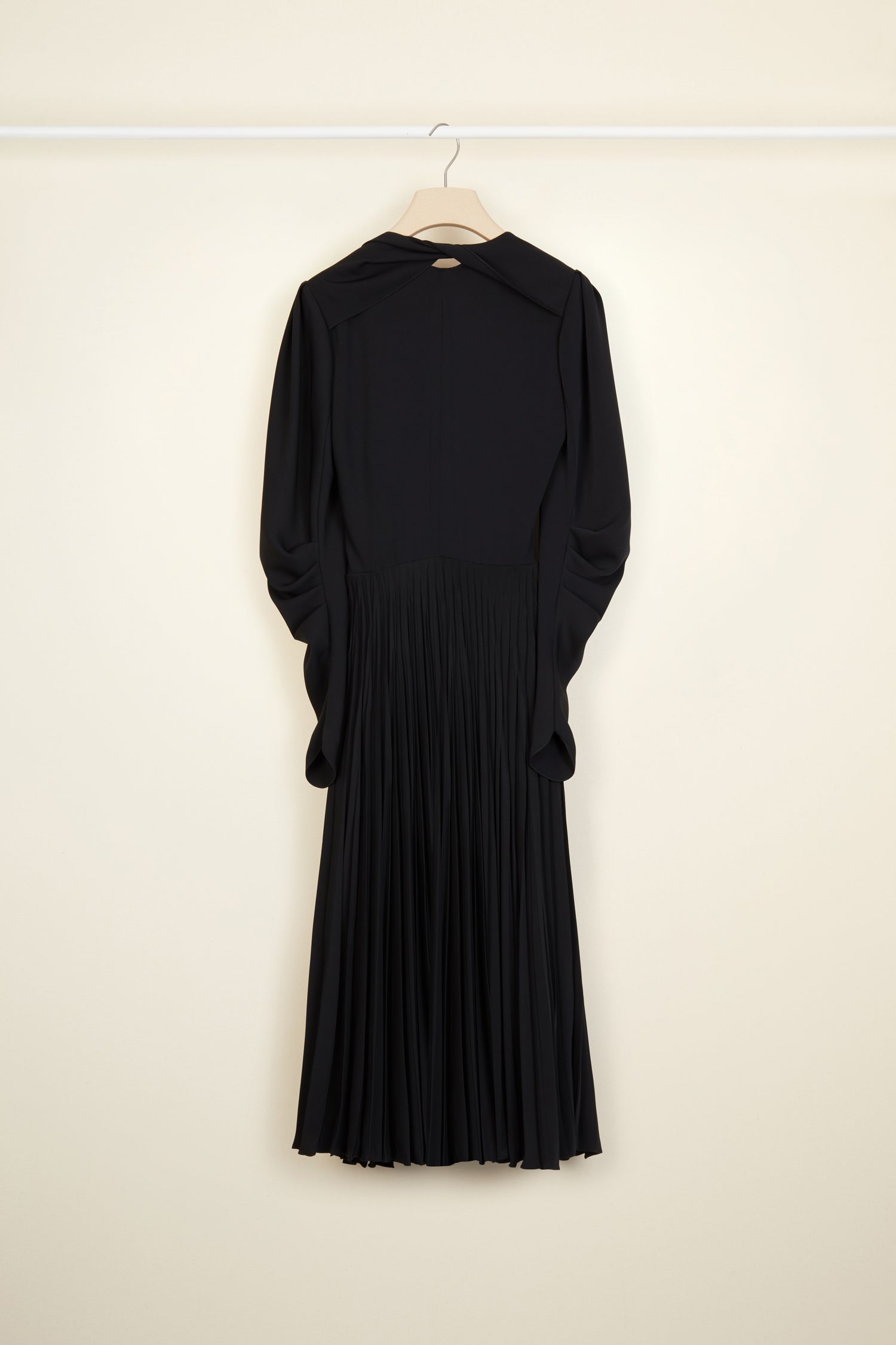 Robe plissée à col twisté - Noir