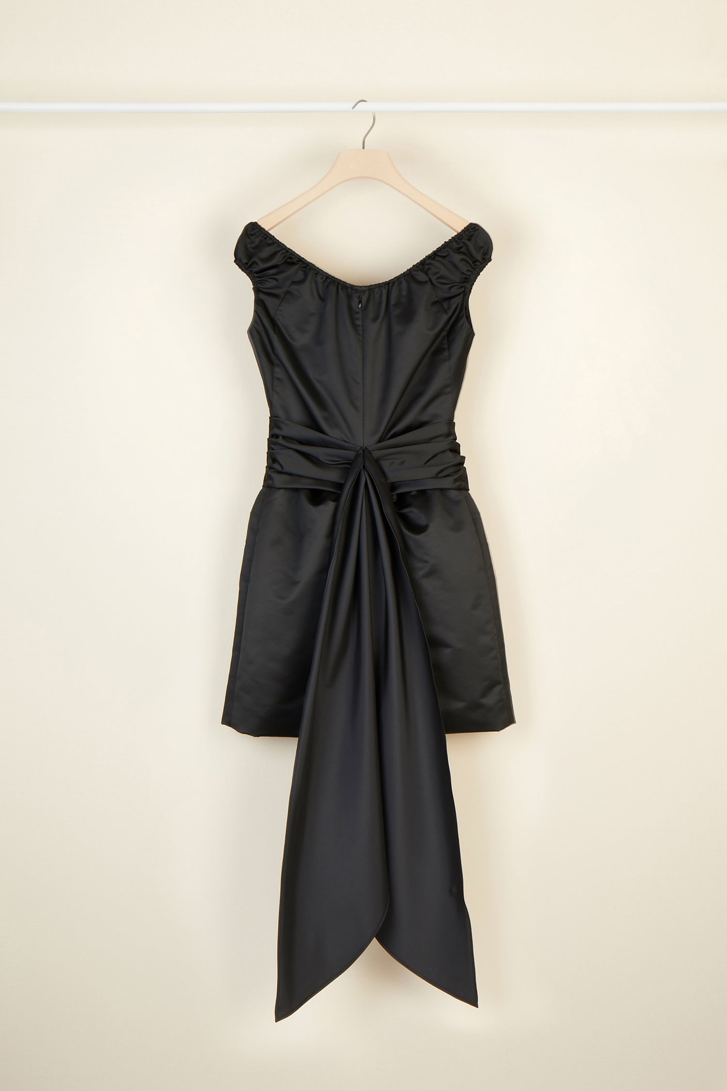 Robe épaules nues à pans drapés - Noir