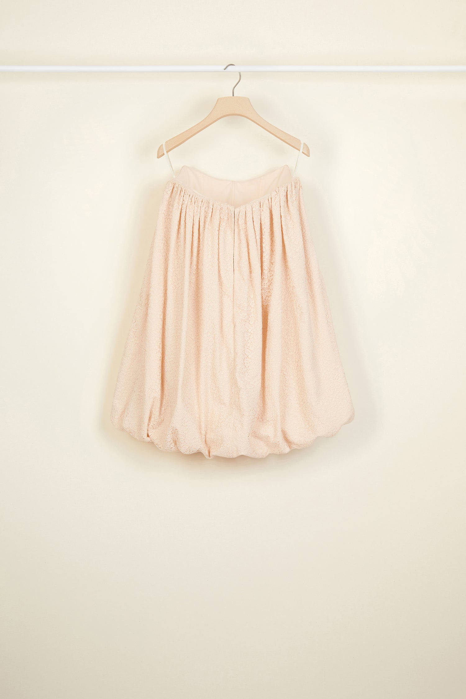 Robe bustier fleurie forme boule - Fleur de Pêche
