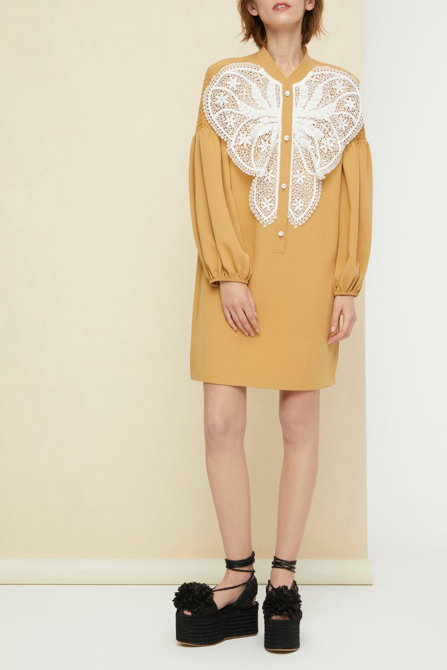 Robe à plastron en dentelle - Sable