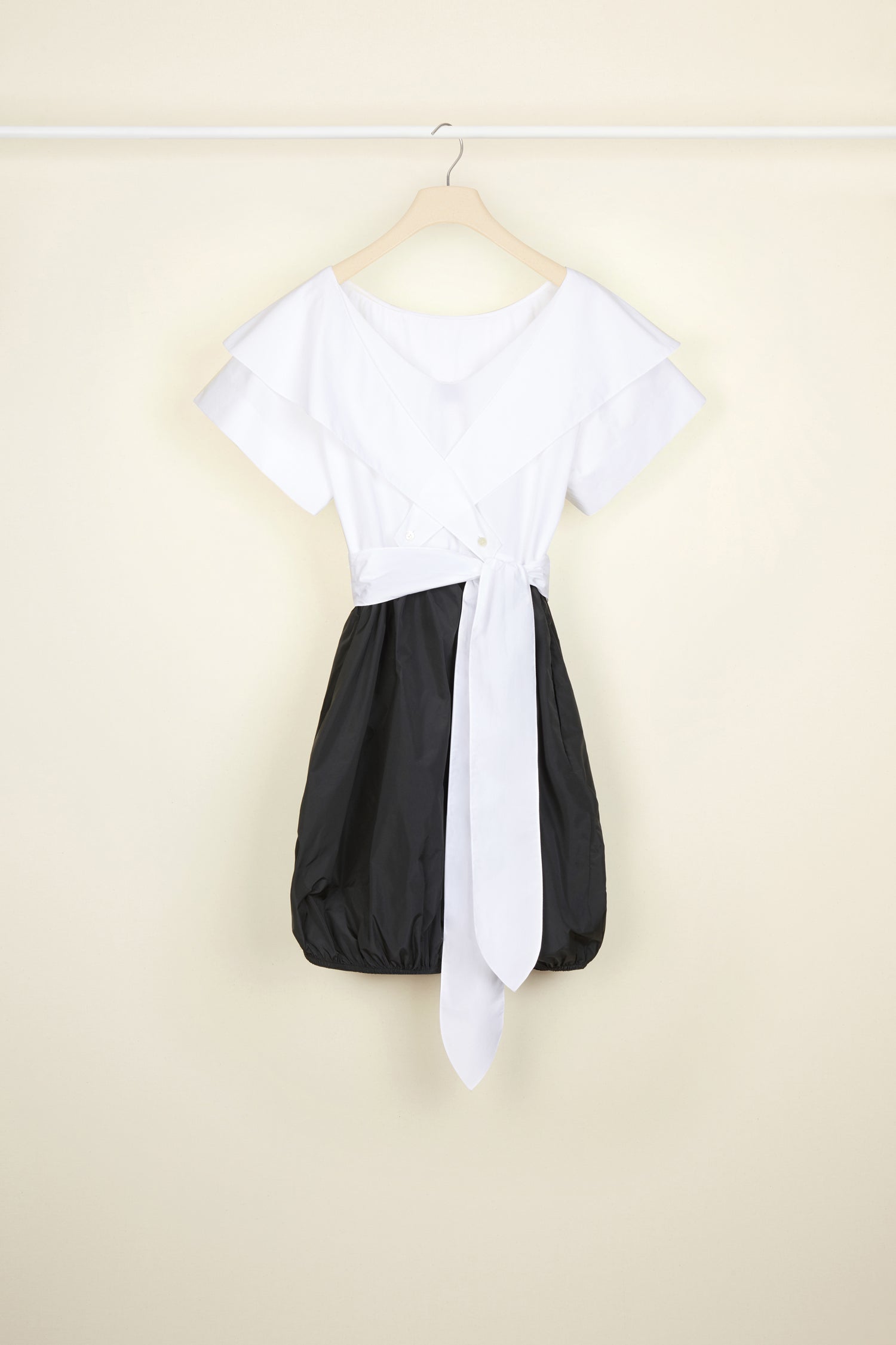 Robe boule en coton à dos croisé - Noir et Blanc
