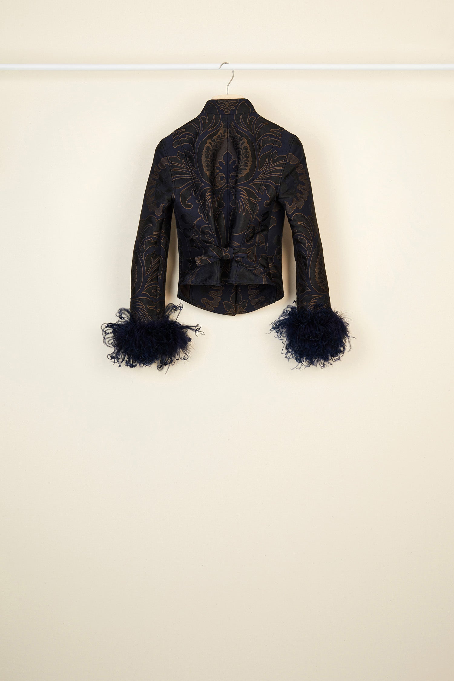 Veste en jacquard avec plumes
 - Marine Ambre