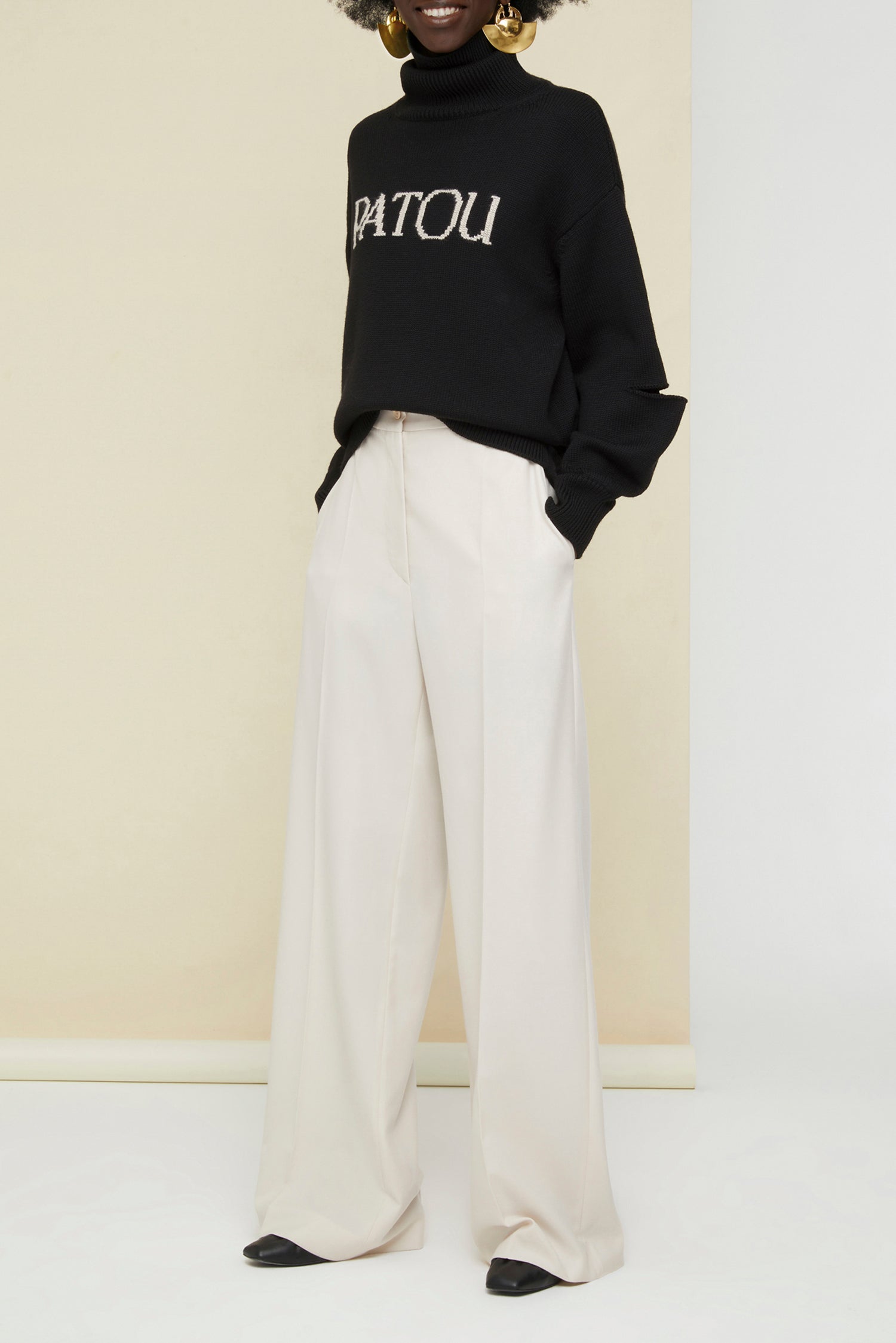 Pantalon droit en laine vierge
 - Champagne