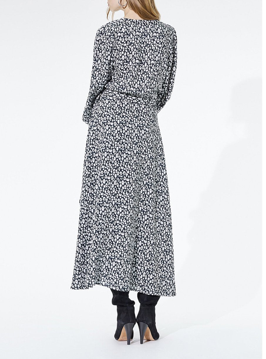 Robe Zanaka - White